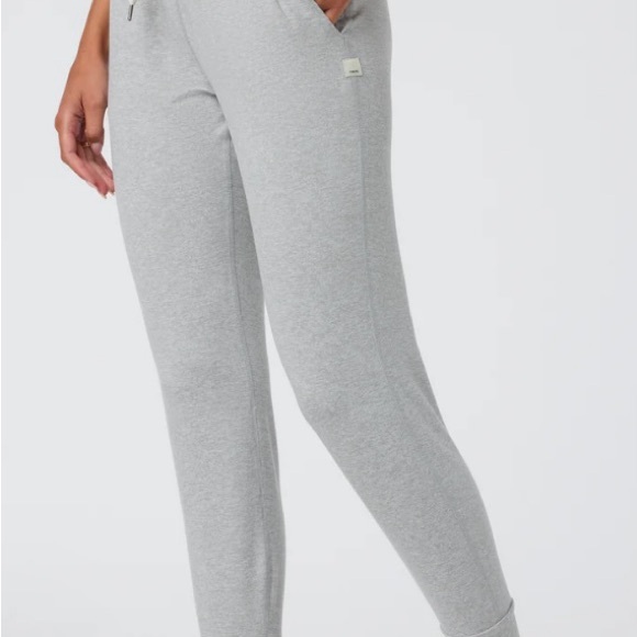 VUORI pale heather grey Performance Jogger
DreamKnit™ Joggers
NEW no tags XS - Picture 5 of 9